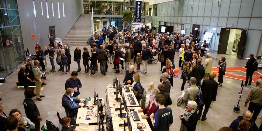 Kulturnat med Virtual Reality og digitalt selvforsvar